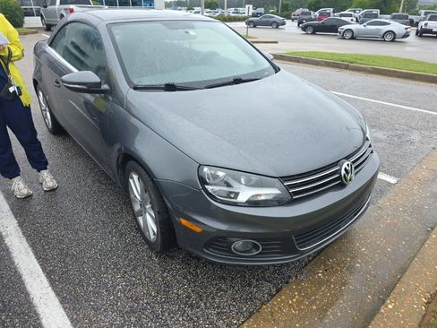 Used 2013 Volkswagen Eos Komfort FWD image 2
