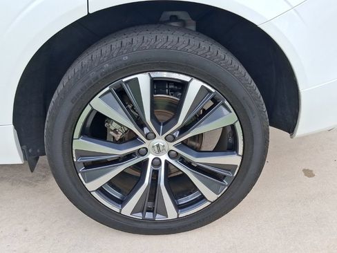 Used 2022 Volvo XC60 B5 Momentum w/ Protection Package Premier FWD image 4