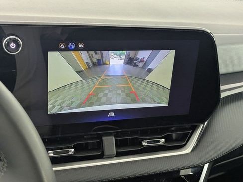 Used 2025 Chevrolet Equinox LT AWD/4WD image 16