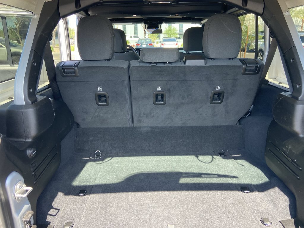 Used 2024 Jeep Wrangler Unlimited AWD/4WD image 21