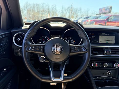 Used 2022 Alfa Romeo Stelvio Ti w/ Active Assist Plus Package AWD/4WD image 29