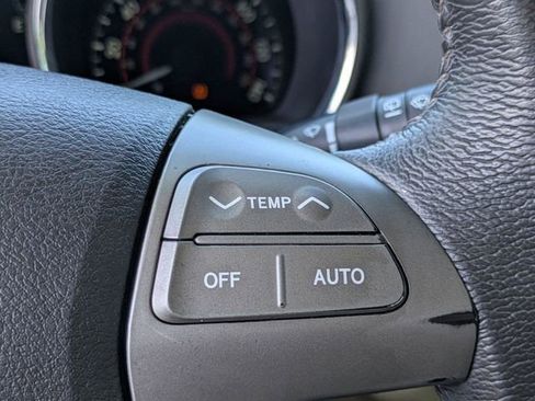 Used 2010 Toyota Highlander Limited AWD/4WD image 30