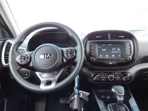 Used 2021 Kia Soul LX FWD image 15