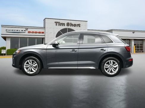Used 2022 Audi Q5 2.0T Premium w/ Convenience Package AWD/4WD image 2