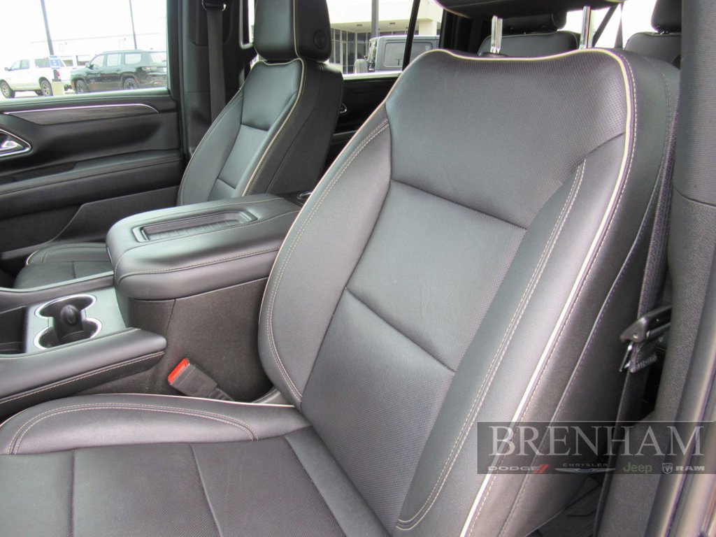 Used 2023 GMC Yukon XL SLT w/ SLT Luxury Package RWD image 18