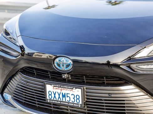 Used 2021 Toyota Mirai image 6