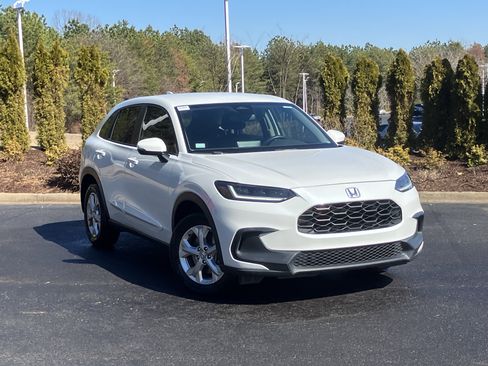 Certified 2024 Honda HR-V LX image 2