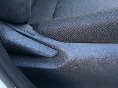 Used 2021 Toyota RAV4 XLE image 31