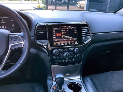 Used 2020 Jeep Grand Cherokee Altitude image 6