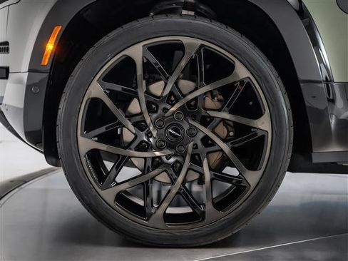 New 2026 Land Rover Defender 110 X-Dynamic SE image 13