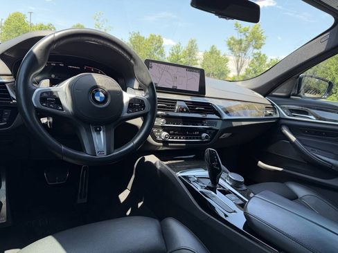 Used 2020 BMW M550i xDrive w/ Executive Package AWD/4WD image 25