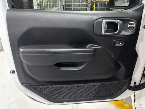 Used 2024 Jeep Wrangler Unlimited Sport AWD/4WD image 11