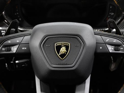 Used 2023 Lamborghini Urus Performante image 81