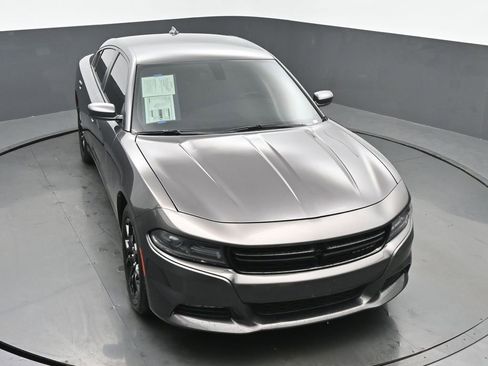 Used 2017 Dodge Charger SXT AWD/4WD image 42