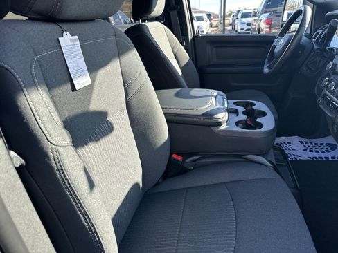 New 2024 RAM 2500 Tradesman w/ Chrome Appearance Group image 32