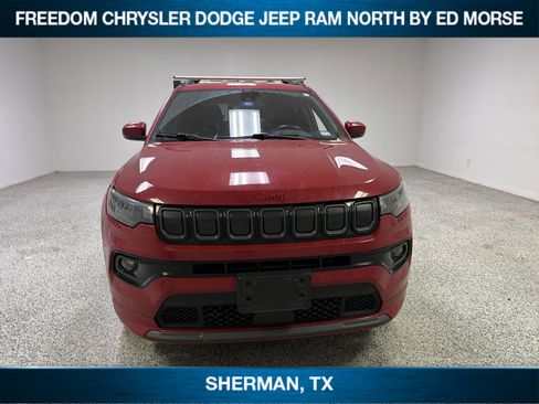 Used 2022 Jeep Compass Limited AWD/4WD image 2