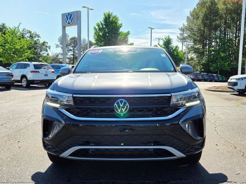 Used 2024 Volkswagen Taos SE AWD/4WD image 8