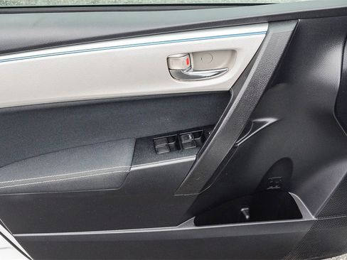 Used 2015 Toyota Corolla LE image 22