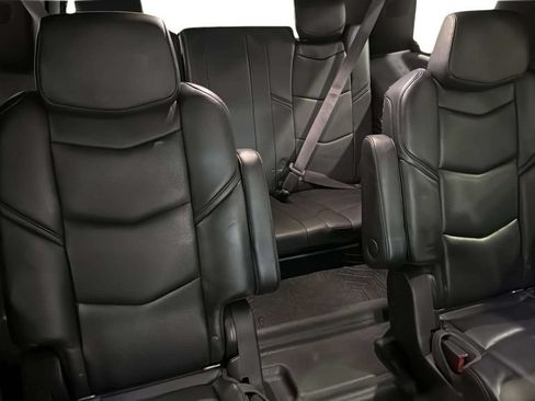 Used 2017 Cadillac Escalade Platinum AWD/4WD image 12