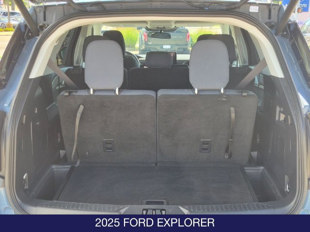 Certified 2025 Ford Explorer Active AWD/4WD image 10