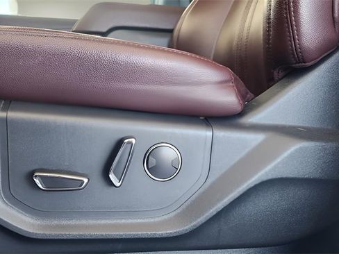 Used 2024 Ford Expedition Limited image 29