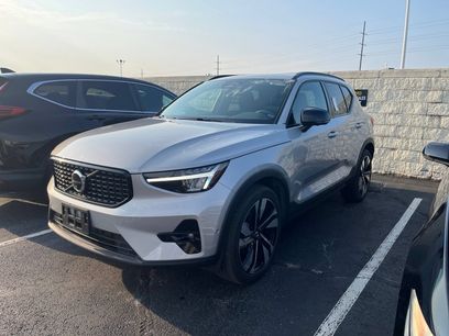 Used 2025 Volvo XC40 B5 Plus