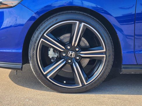 Used 2025 Honda Accord Sport image 9