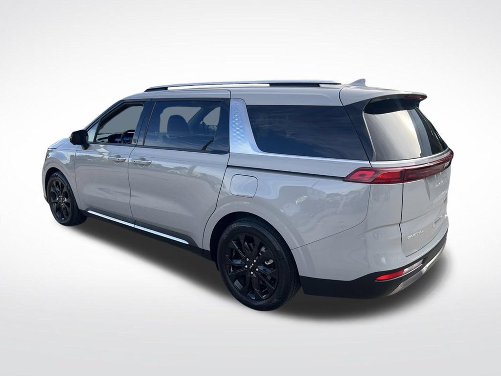 Certified 2023 Kia Carnival SX FWD image 40