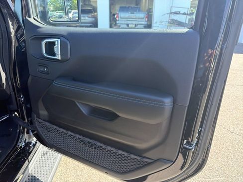 Used 2024 Jeep Wrangler High Altitude AWD/4WD image 14