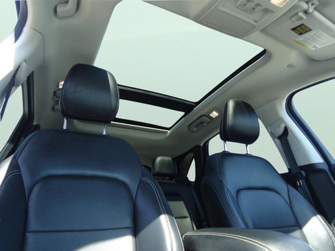 Used 2022 Ford Escape SEL image 28