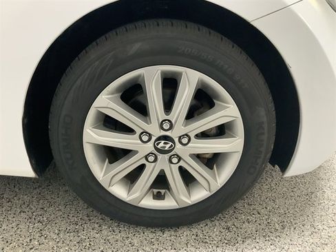 Used 2015 Hyundai Elantra SE w/ Option Group 02 image 12