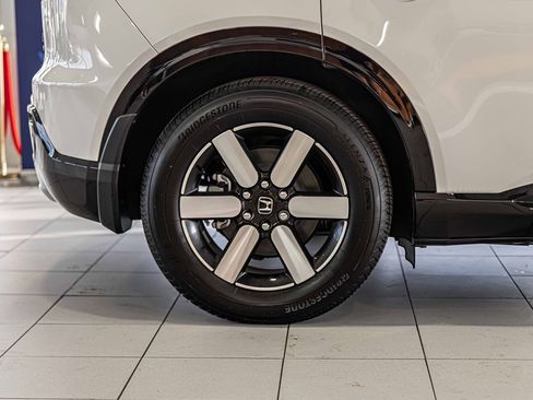 Used 2025 Honda Prologue Touring image 12