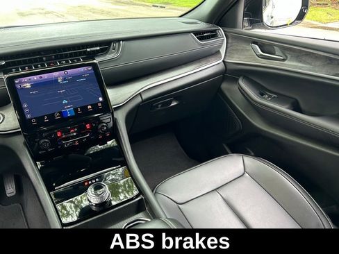 Certified 2024 Jeep Grand Cherokee Limited w/ Black Appearance Package image 14