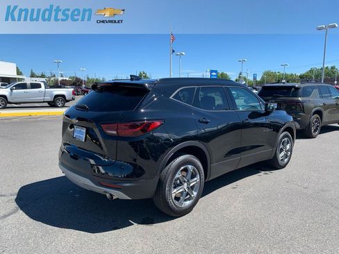 Used 2024 Chevrolet Blazer LT w/ Convenience Package AWD/4WD image 7