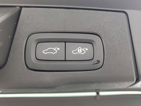 Certified 2023 Volvo XC60 B5 Ultimate w/ Climate Package AWD/4WD image 12