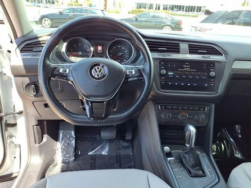 Used 2019 Volkswagen Tiguan SE FWD image 8