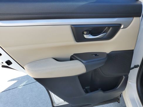 Used 2020 Honda CR-V LX image 9