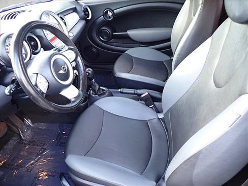 Used 2010 MINI Cooper Hardtop FWD image 9