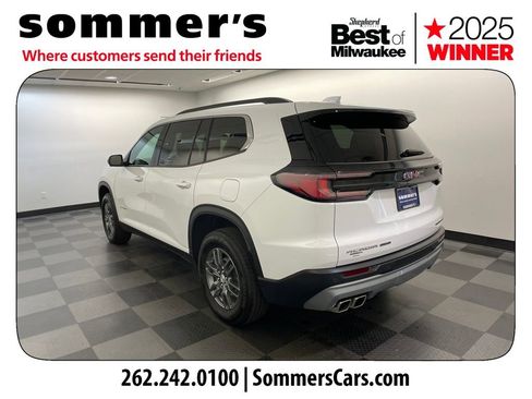 Used 2025 GMC Acadia Elevation image 3