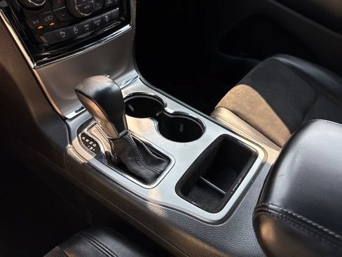 Used 2019 Jeep Grand Cherokee Altitude AWD/4WD image 24
