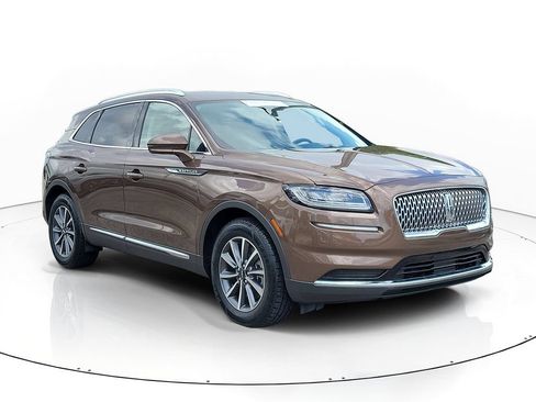 Certified 2022 Lincoln Nautilus FWD image 2