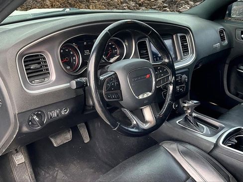 Used 2020 Dodge Charger SXT w/ Leather Interior Group image 9