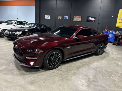 Used 2018 Ford Mustang GT RWD image 4
