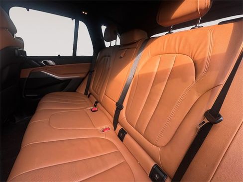 Used 2021 BMW X5 xDrive40i w/ M Sport Package image 12