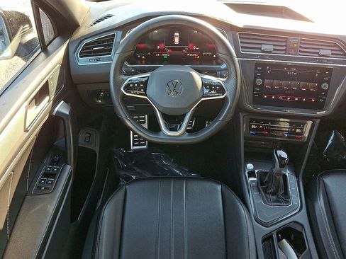 Used 2024 Volkswagen Tiguan SE R-Line image 12