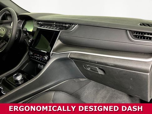 Used 2024 Jeep Grand Cherokee Laredo X image 24