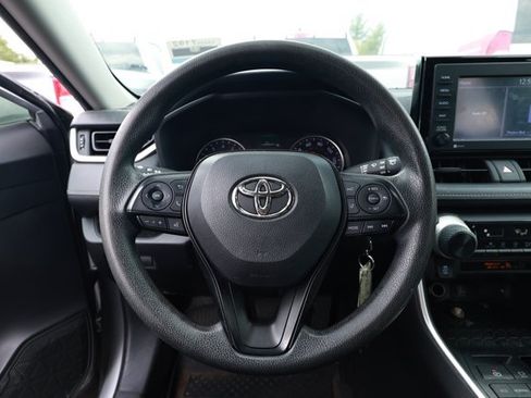 Used 2021 Toyota RAV4 LE AWD/4WD image 6
