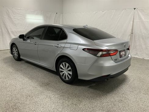 Used 2022 Toyota Camry LE w/ Cold Weather Package FWD image 6