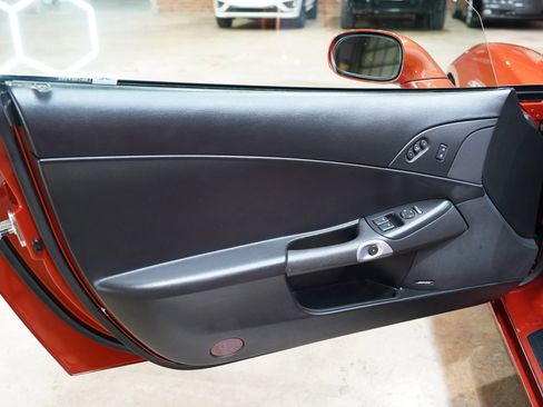Used 2006 Chevrolet Corvette Coupe w/ Preferred Equipment Group image 37