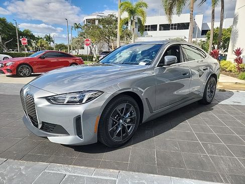 Used 2025 BMW i4 eDrive40 image 15